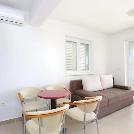 With Parking Space Kanica, - 19716 *