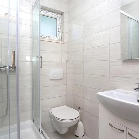 With Parking Space Kanica, - 19716 Apartmán