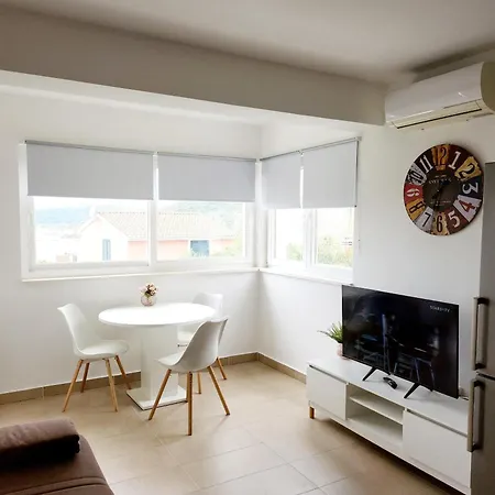 Apartman With Parking Space Kanica, - 19716 *