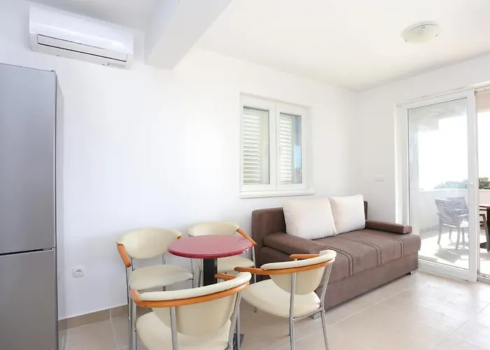 With Parking Space Kanica, - 19716 *