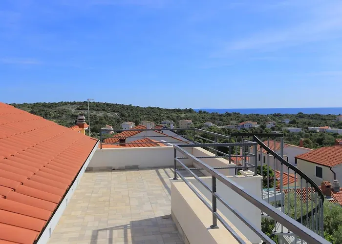 With Parking Space Kanica, - 19716 Appartement *