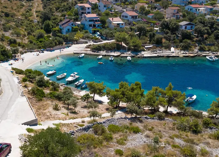 With Parking Space Kanica, - 19716 Appartement *